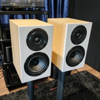 Wharfedale Diamond 12.1 Bookshelf Speakers - Light Oak - Trade-In