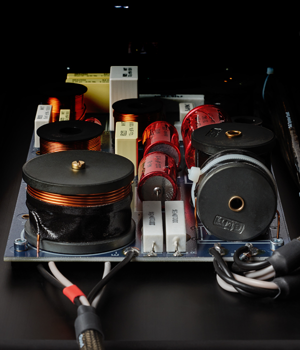 T+A Talis R 330 Bookshelf Speakers