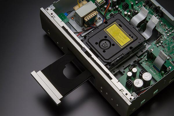 Denon DCD-1600NE CD Player
