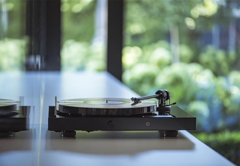 Pro-Ject Juke Box E1 Turntable